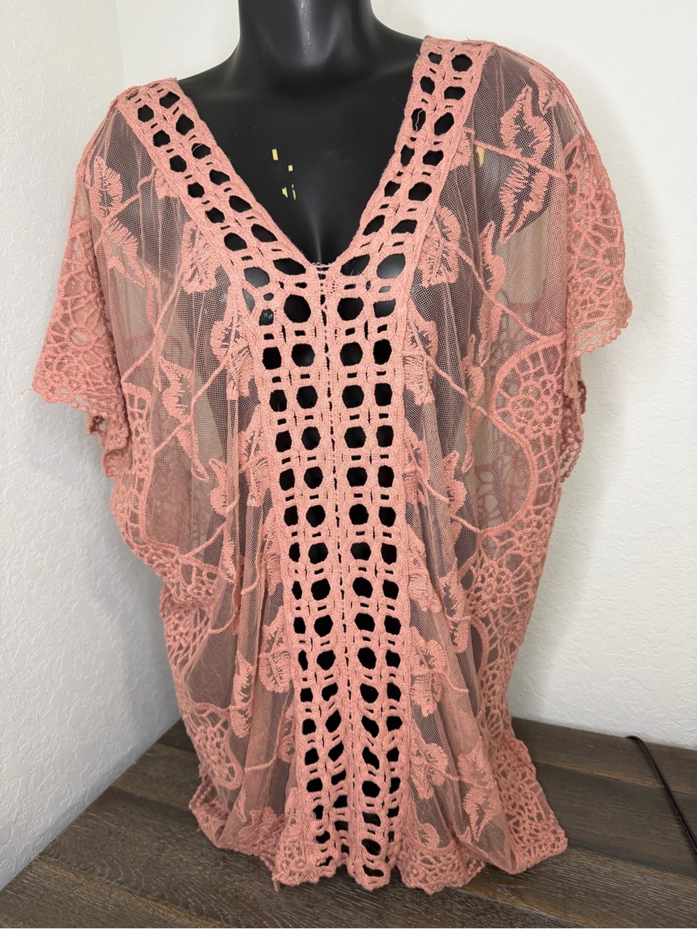 Ana & Rose Women’s Lacy V-neck Mauve Pink Short Sleeve Layering Top 1X plus